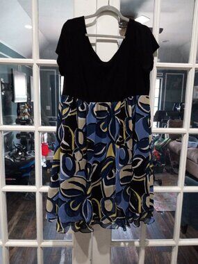 16W Black and Blue/Cream abstract design Dress